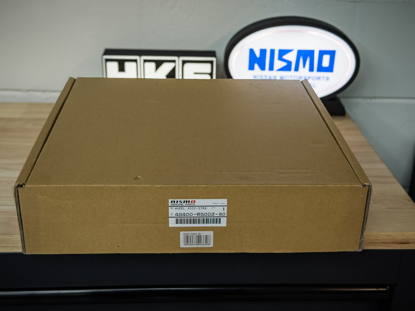 Nismo 40th Anniversary steering wheel